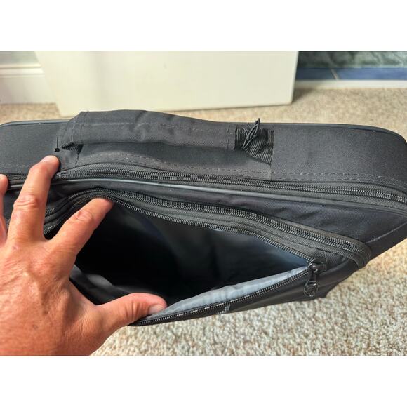 SWISSGEAR JASPER Messenger Laptop bag,  Lots of pockets! NWT! - Picture 13 of 15